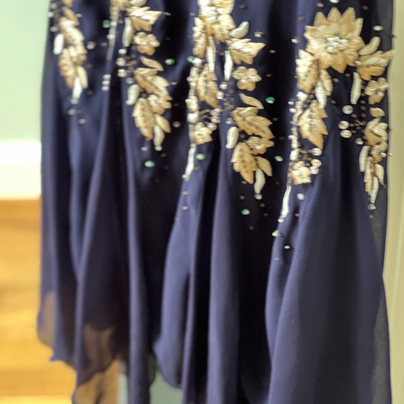 New Party Dress with fancy embroidered accents on bottom size 8 - Picture 9 of 9